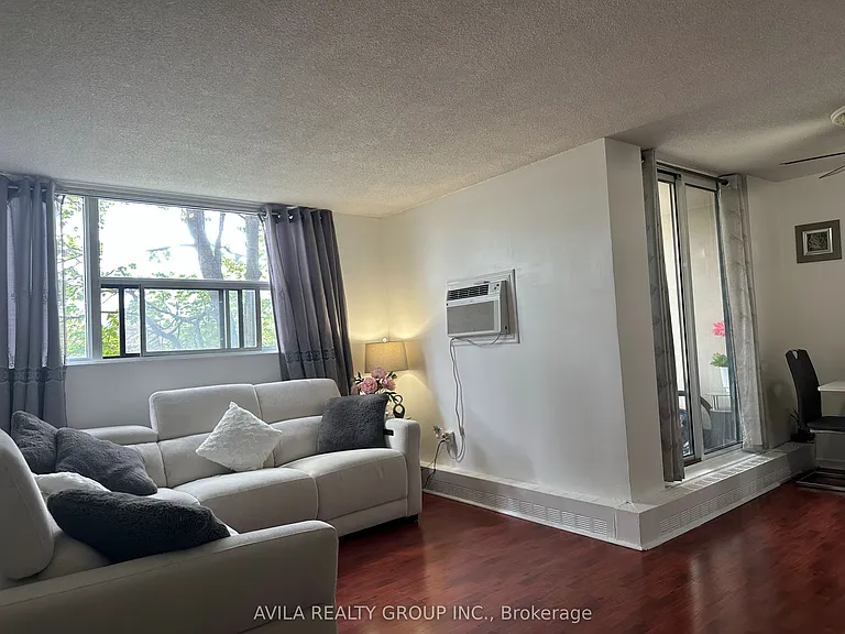 2900 Battleford Rd #210 — Photo 32