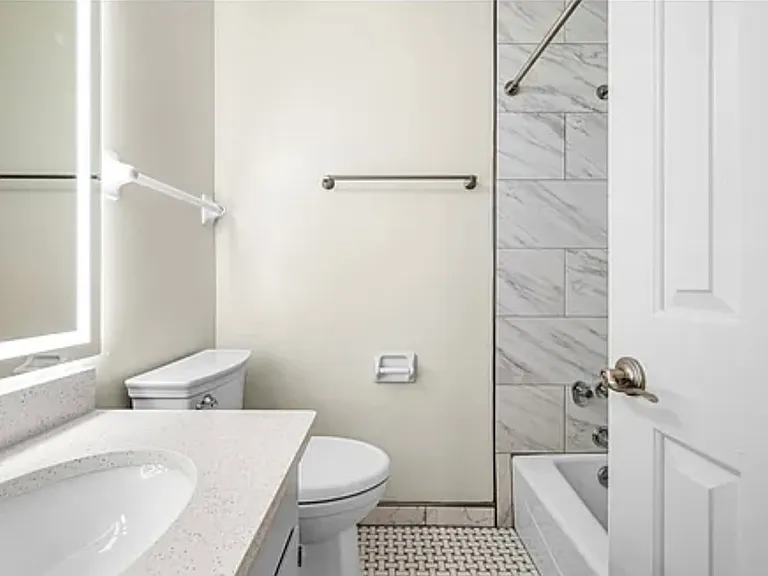 2905 Burch Ave #103 — Photo 25