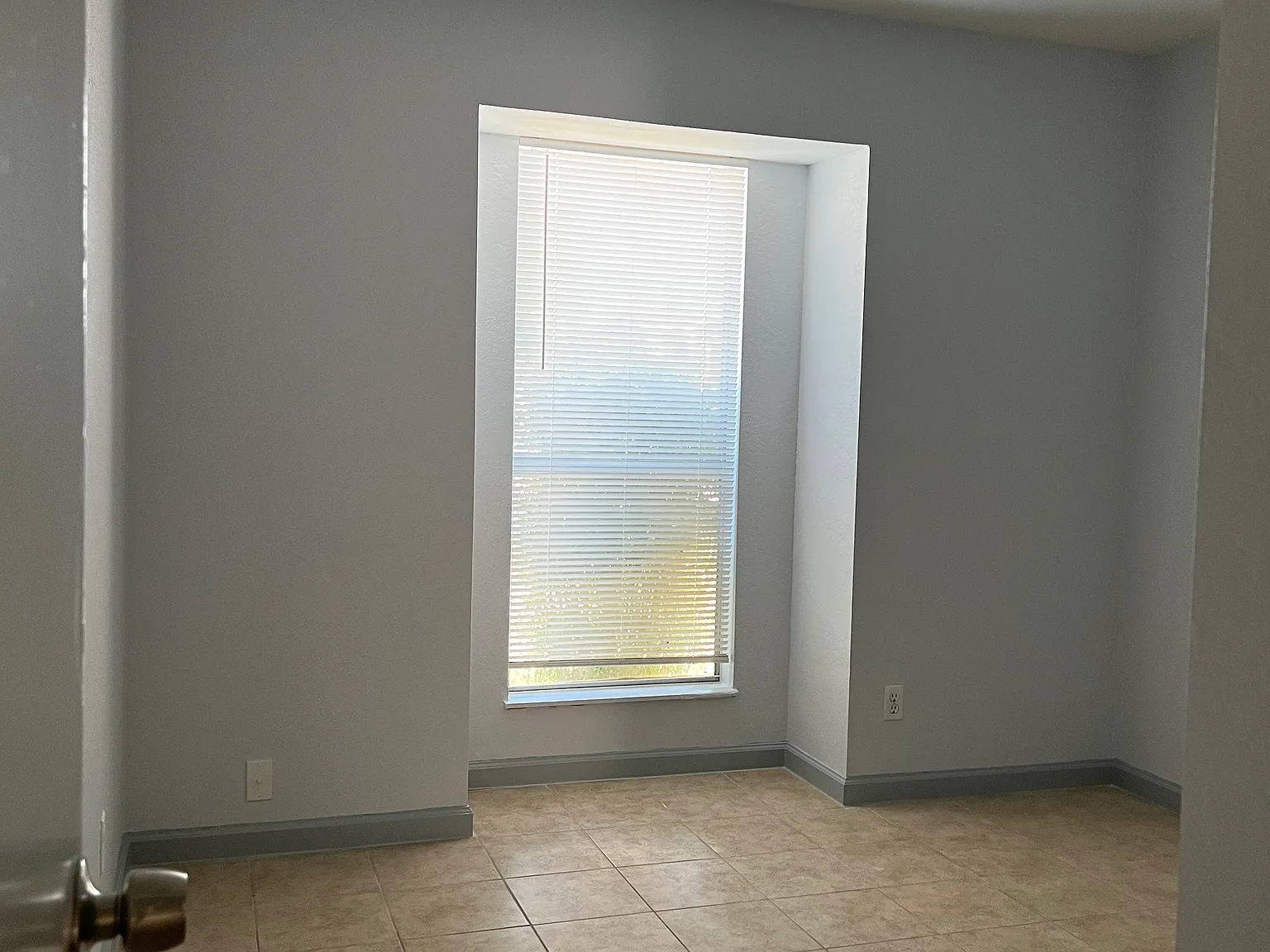 3 bed, 1019 sqft, $1,440 — Photo 3
