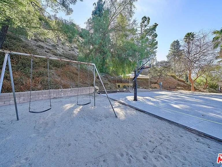 5354 Stardust Rd — Photo 33