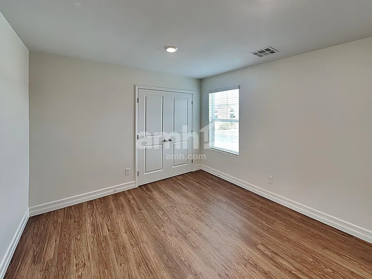 6106 Haleh Ave — Photo 13