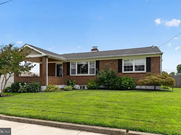 4 Bandur Ct, Wilmington, DE 19810