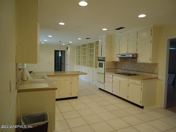 5th image of 2438 Segovia Ave