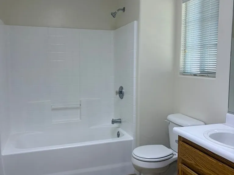 631 Greenwood Meadow Ln — Photo 4