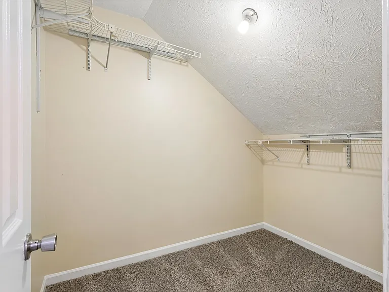 13 Estate Dr — Photo 16