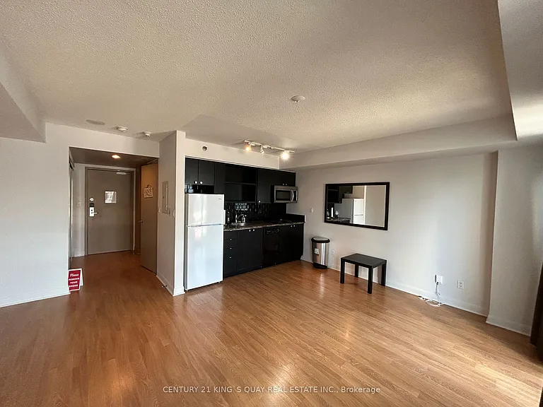 200 Victoria St #1002 — Photo 2