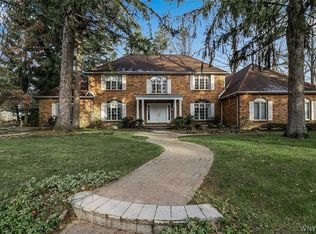 36 Hidden Pines Ct, East Amherst, NY 14051