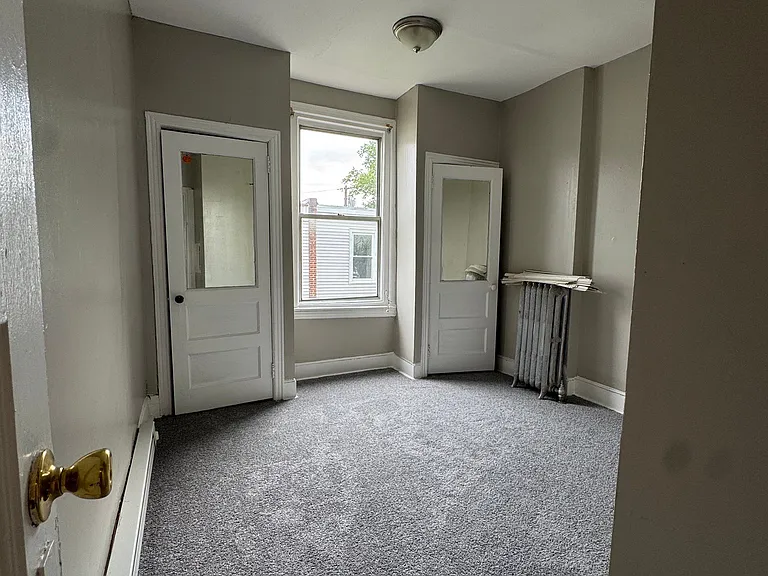8XX S Alden St — Photo 8