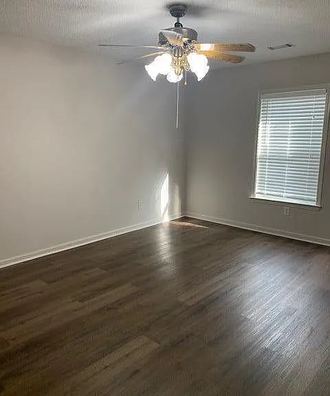 207 Evans Lake Dr — Photo 12