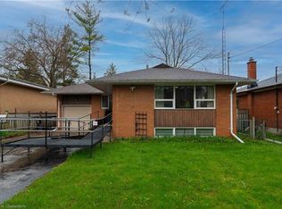 893 8th St, Mississauga, ON L5E1R3