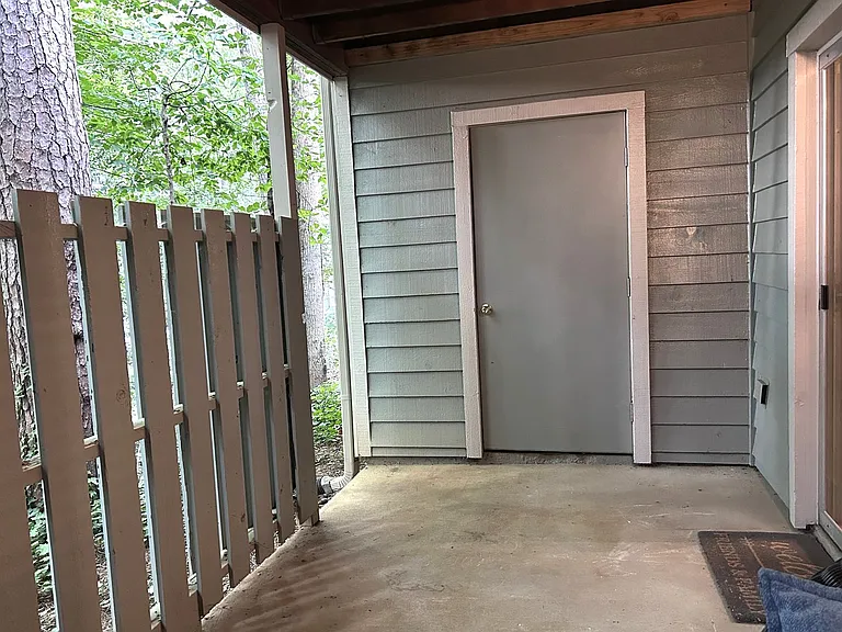 1378 N Crossing Dr NE — Photo 15
