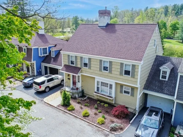 2 Eaglet Gln, Allamuchy Twp., NJ 07840