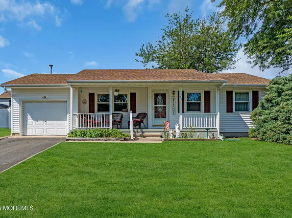 27 Carver Street, Bayville, NJ 08721