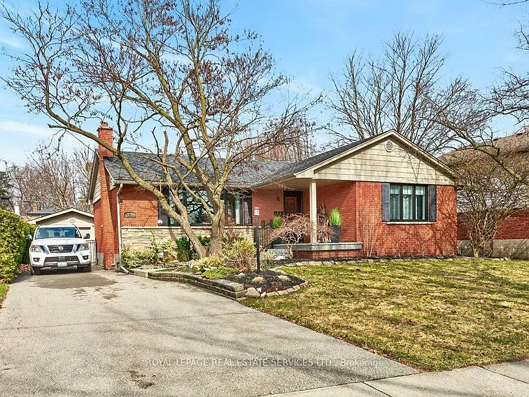 589 Arlington Blvd — Photo 2