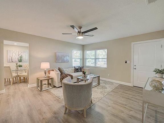 3rd image of 105 N Corona Ave