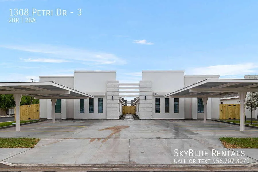 "Discover Modern Comfort: Spacious 2-Bed, 2-Bath Retreat with Granite Elegance in Weslaco!" — Photo 2