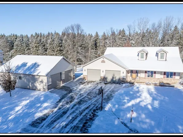 W9372 Garvey Rd, Hortonville, WI 54944