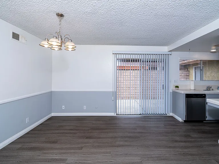 9605 Longden Ave — Photo 4