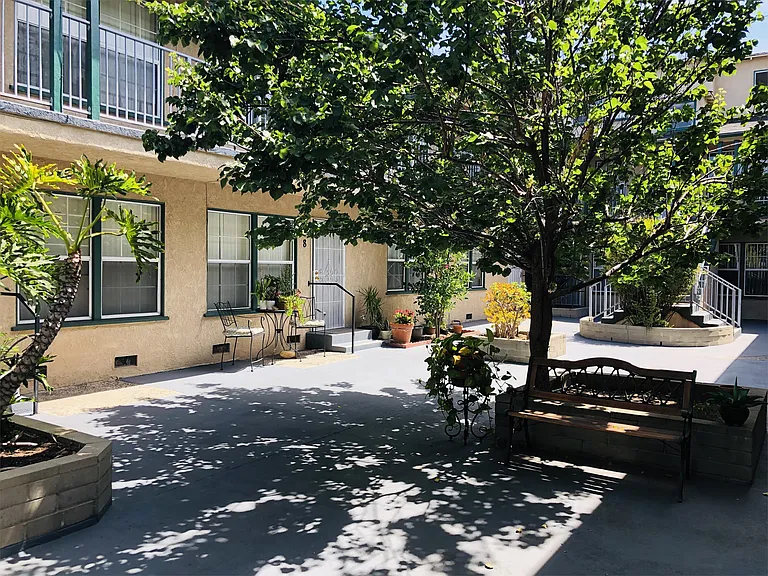 410 S Sierra Madre Blvd #21 — Photo 35