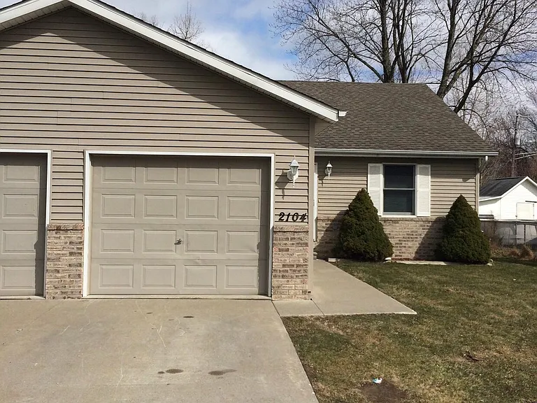 2104 Marchon Dr — Photo 1