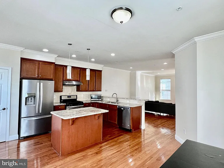 1329 Parish Ave — Photo 12