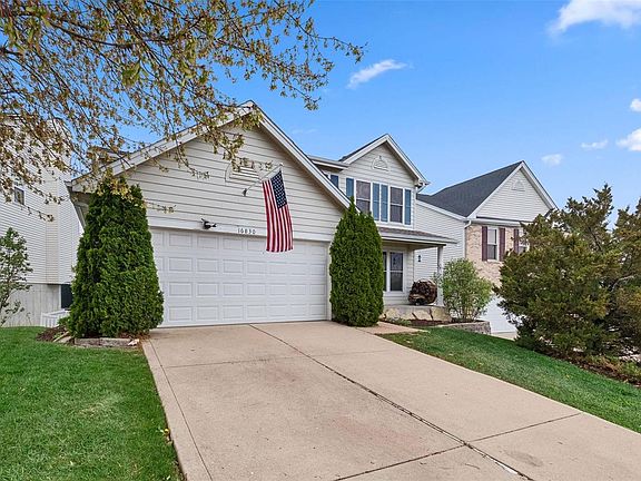 3rd image of 16830 Hickory Crest Dr