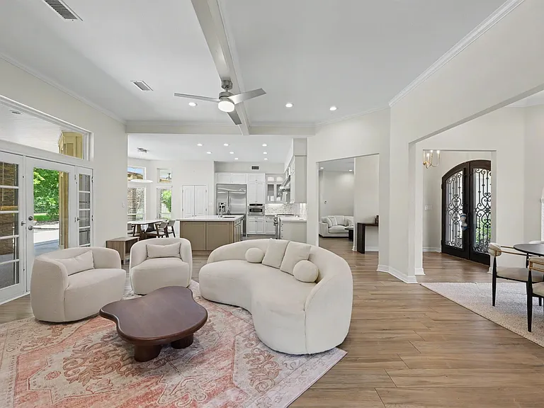 60 La Jolla Cir — Photo 15
