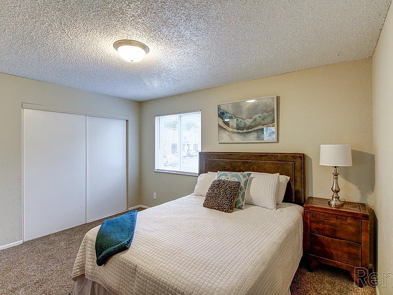 Crossroads Village Apartments — Photo 12