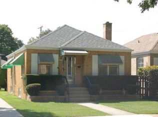 3300 N Plainfield Ave, Chicago, IL