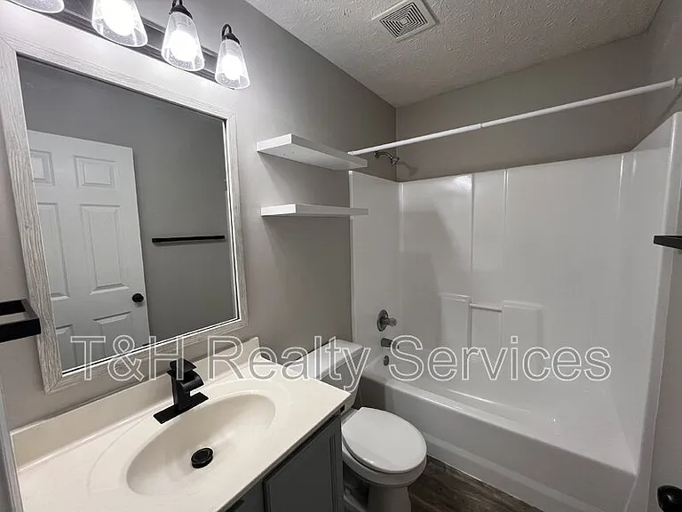 6803 Smithfield Blvd — Photo 26