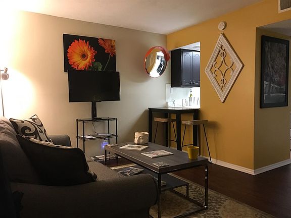 2nd image of 184 Old Park Ave