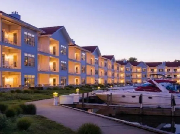 600 W Water St #324, New Buffalo, MI 49117