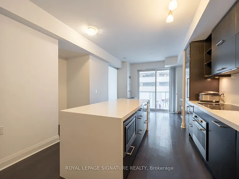 1080 Bay St #901 — Photo 6