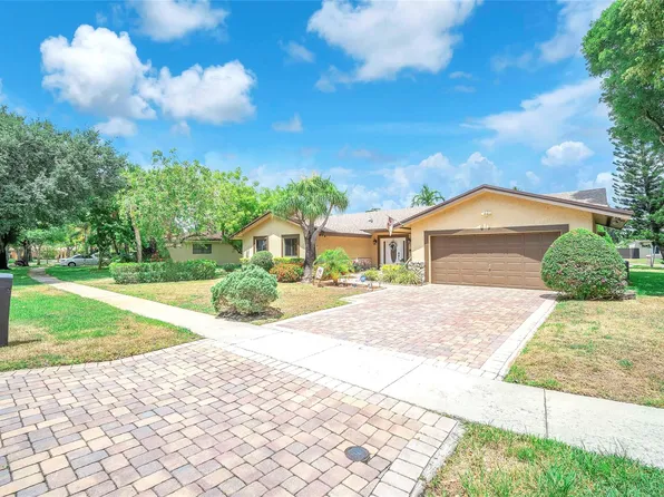 1641 SW 54 Terrace, Plantation, FL 33317