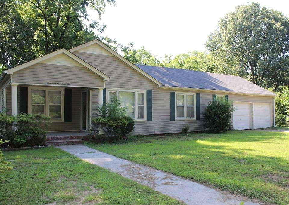 1st image of 1410 Lovers Ln
