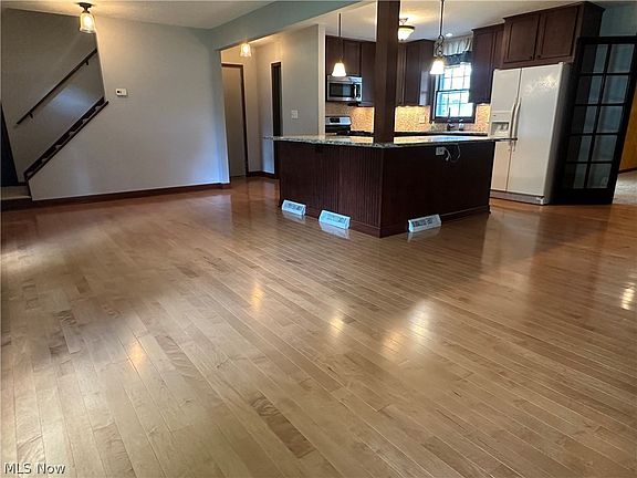 3rd image of 742 Sabrina Dr