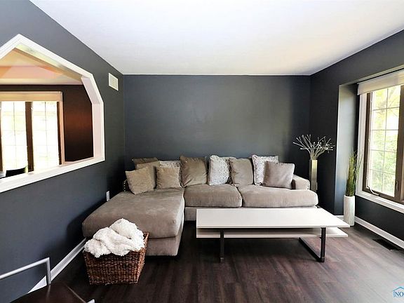 4th image of 26970 Cranden Dr