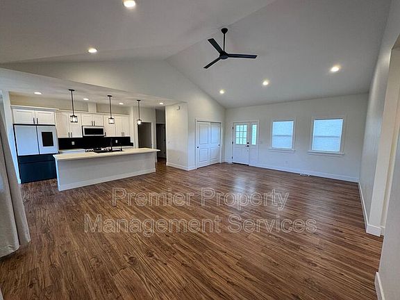 4th image of 2522 Hunter Hall St