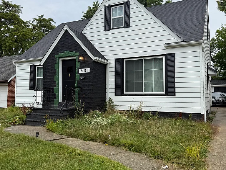 21171 Westport Ave — Photo 1