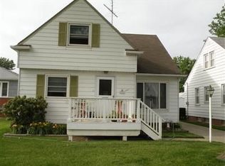 28917 Forest Grove Rd, Eastlake, OH 44095