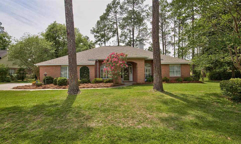 1st image of 102 Greenway Dr