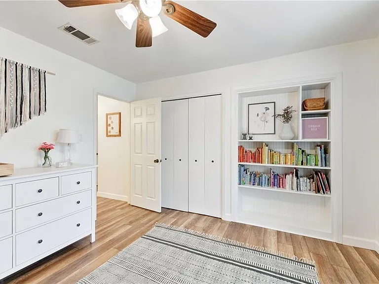 13313 Effingham St — Photo 21