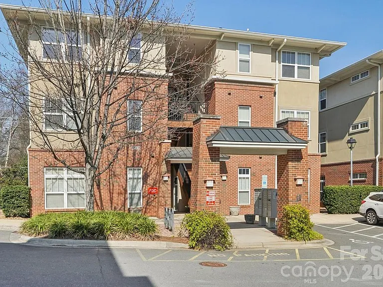 1308 Kenilworth Ave #432 — Photo 23