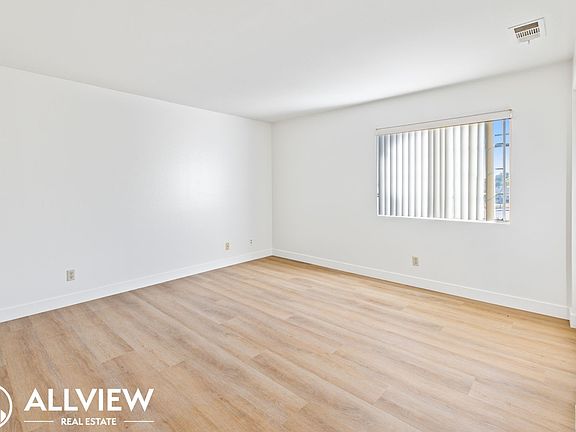 4th image of 11325 Laurel Ave #12