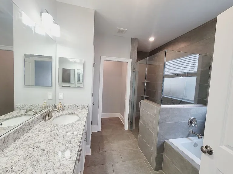 2385 Sweet Valley Hts — Photo 28