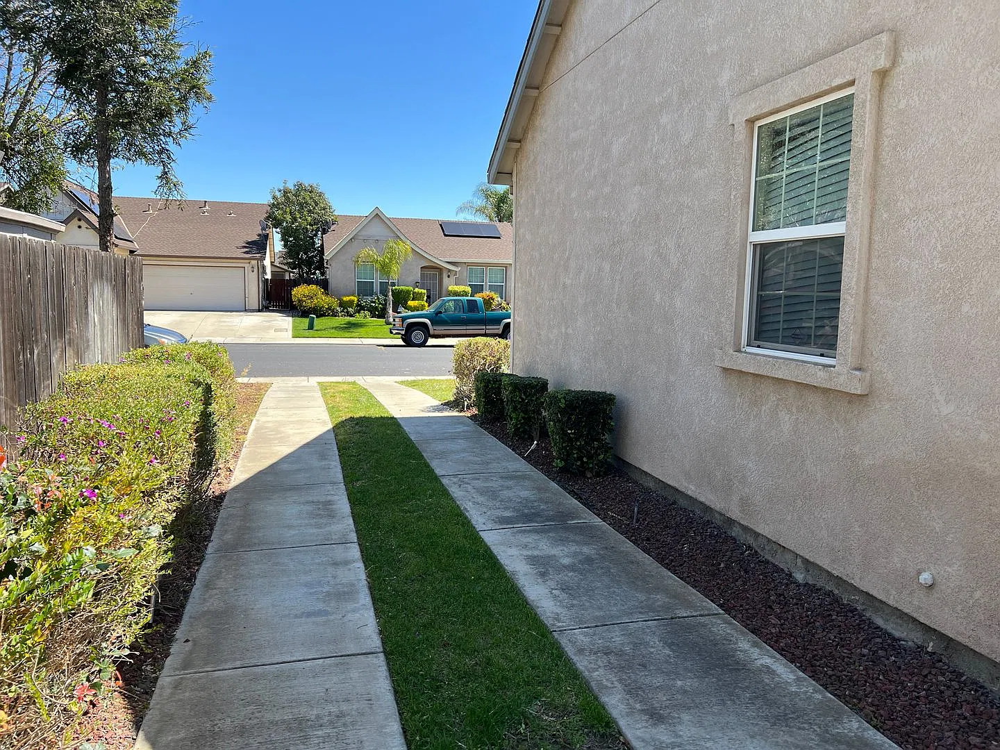 3 bedroom single story in Manteca! — Photo 3