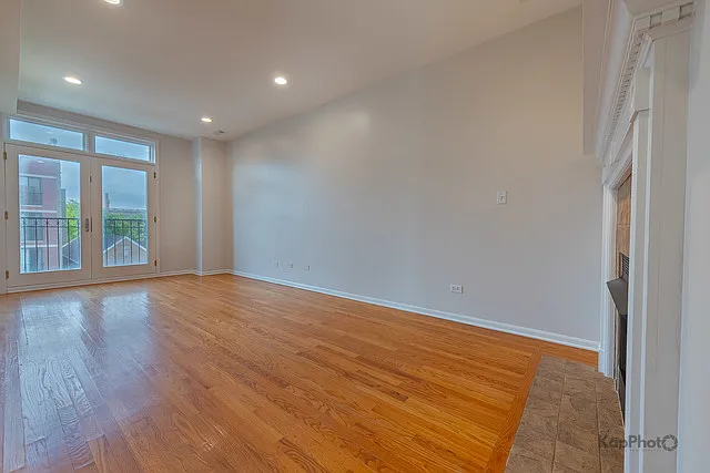 2226 W Monroe St #3 — Photo 2