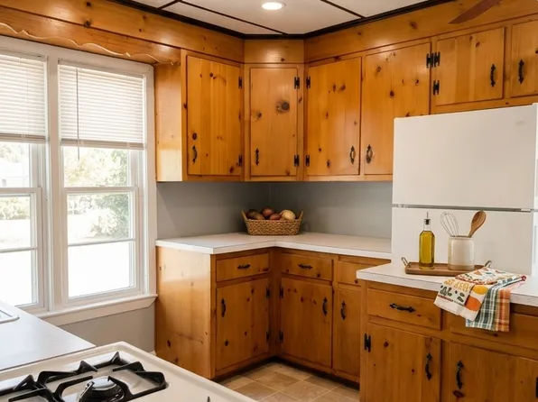 160-162 Ashburnham Hill Rd #2, Fitchburg, MA 01420