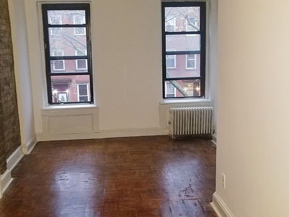 5th image of 87 Waverly Ave #2