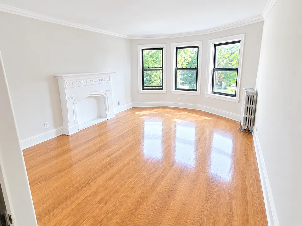 2606 W Granville Ave #3